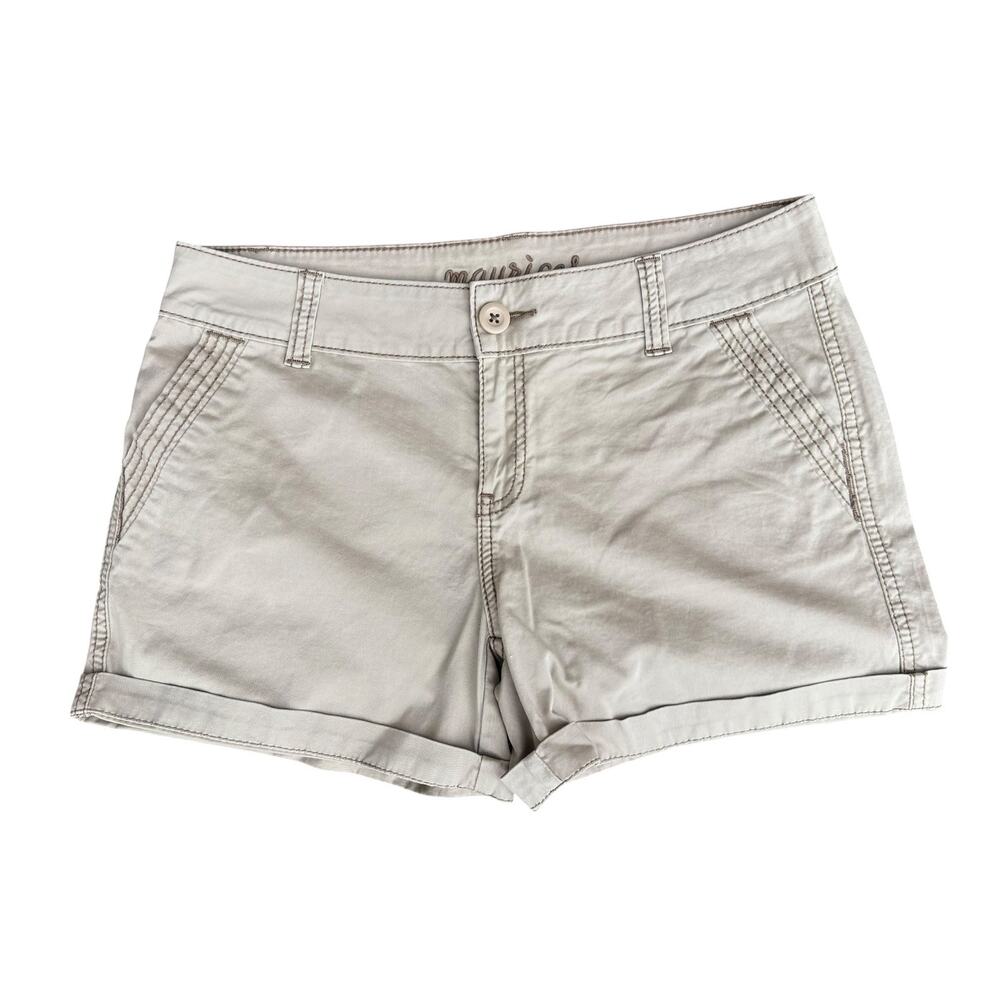 Maurices Womens Beige Khaki Folded Cuff Chino Shorts Mid Rise Size 9/10
